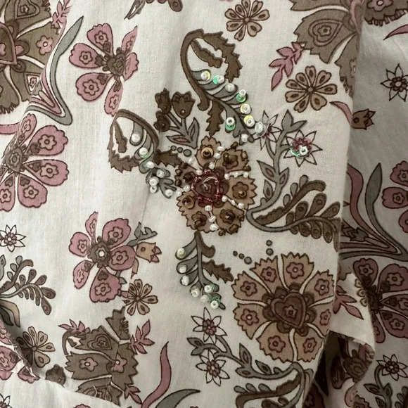 Women’s Cato blouse with beads on the front t and wrap tie in the back. Size L - Picture 2 of 13